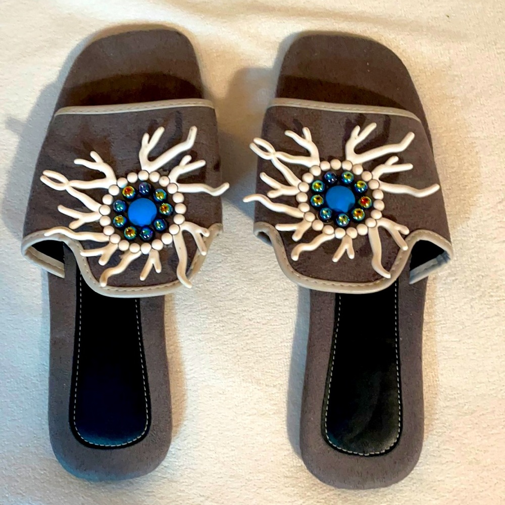 Elina Linardaki flats